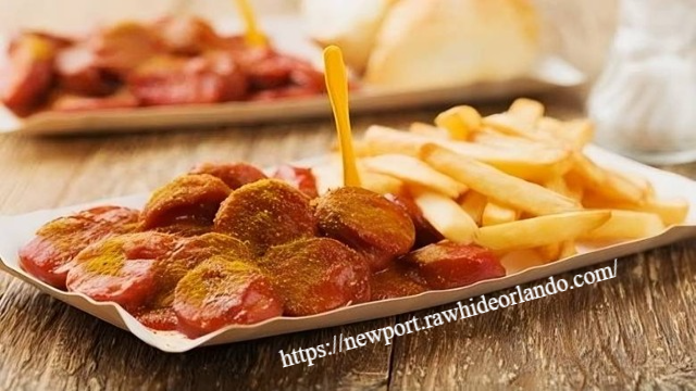Currywurst: Kuliner Ikonik Berlin yang Menggugah Selera